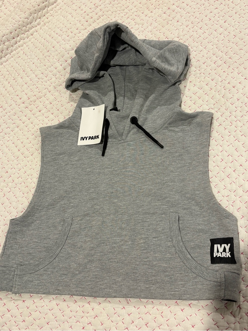 NWT—-IVY PARK Women’s Grey Sleeveless Hoodie Crop Top ☑️☑️